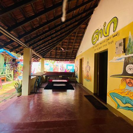 Gaia Hostels Anjuna Bagian luar foto