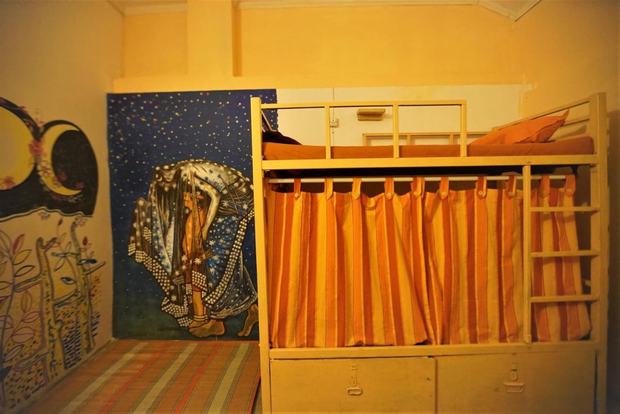 Gaia Hostels Anjuna Bagian luar foto