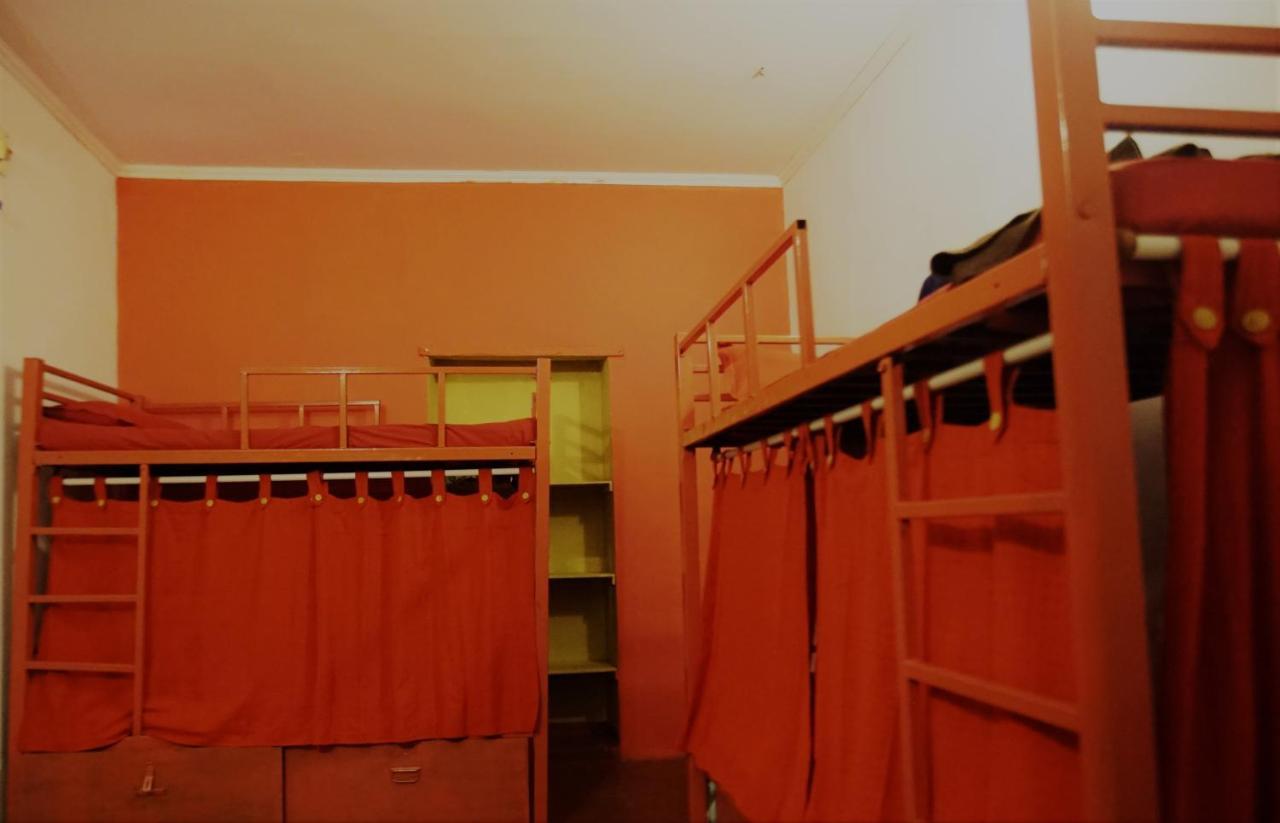 Gaia Hostels Anjuna Bagian luar foto