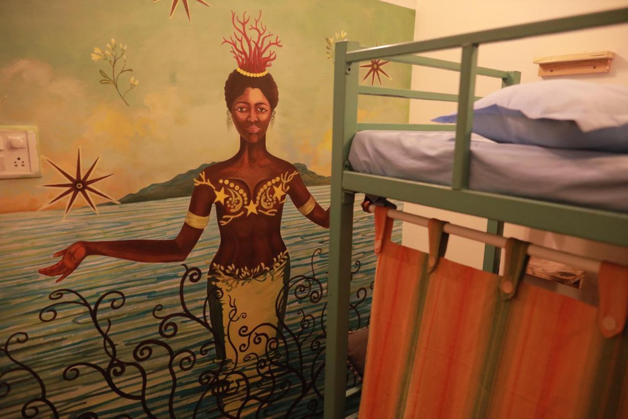 Gaia Hostels Anjuna Bagian luar foto