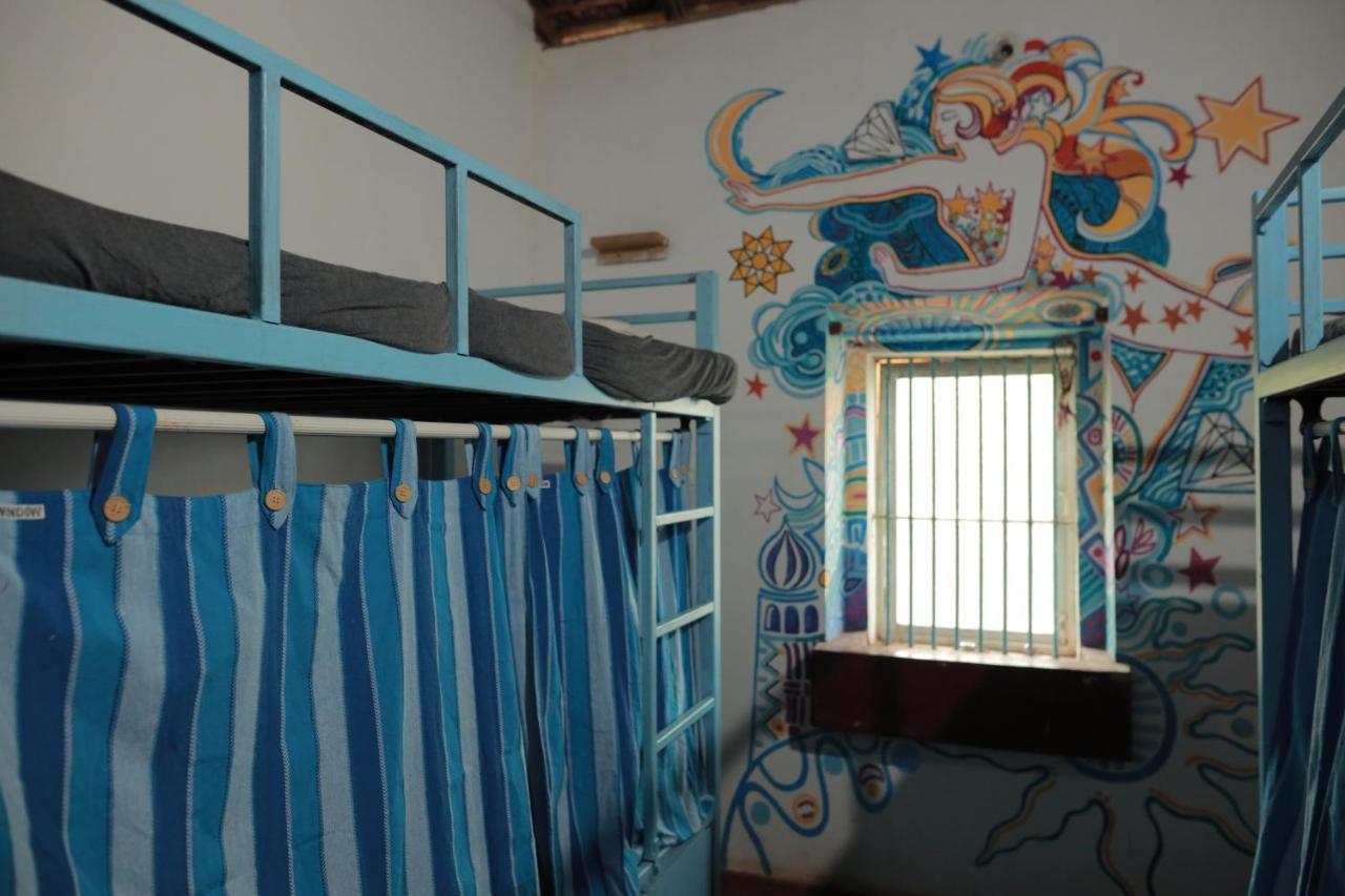 Gaia Hostels Anjuna Bagian luar foto