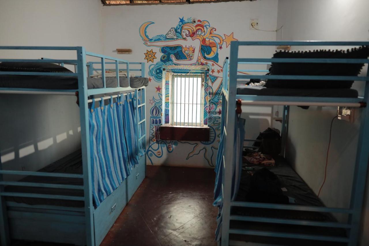 Gaia Hostels Anjuna Bagian luar foto