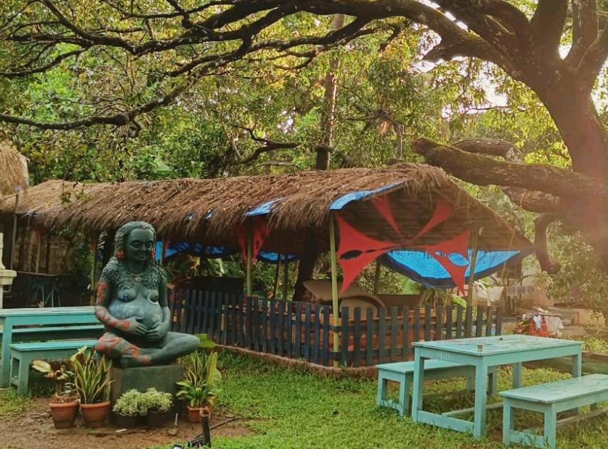 Gaia Hostels Anjuna Bagian luar foto