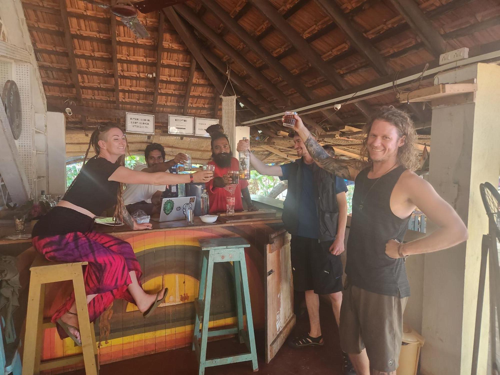 Gaia Hostels Anjuna Bagian luar foto