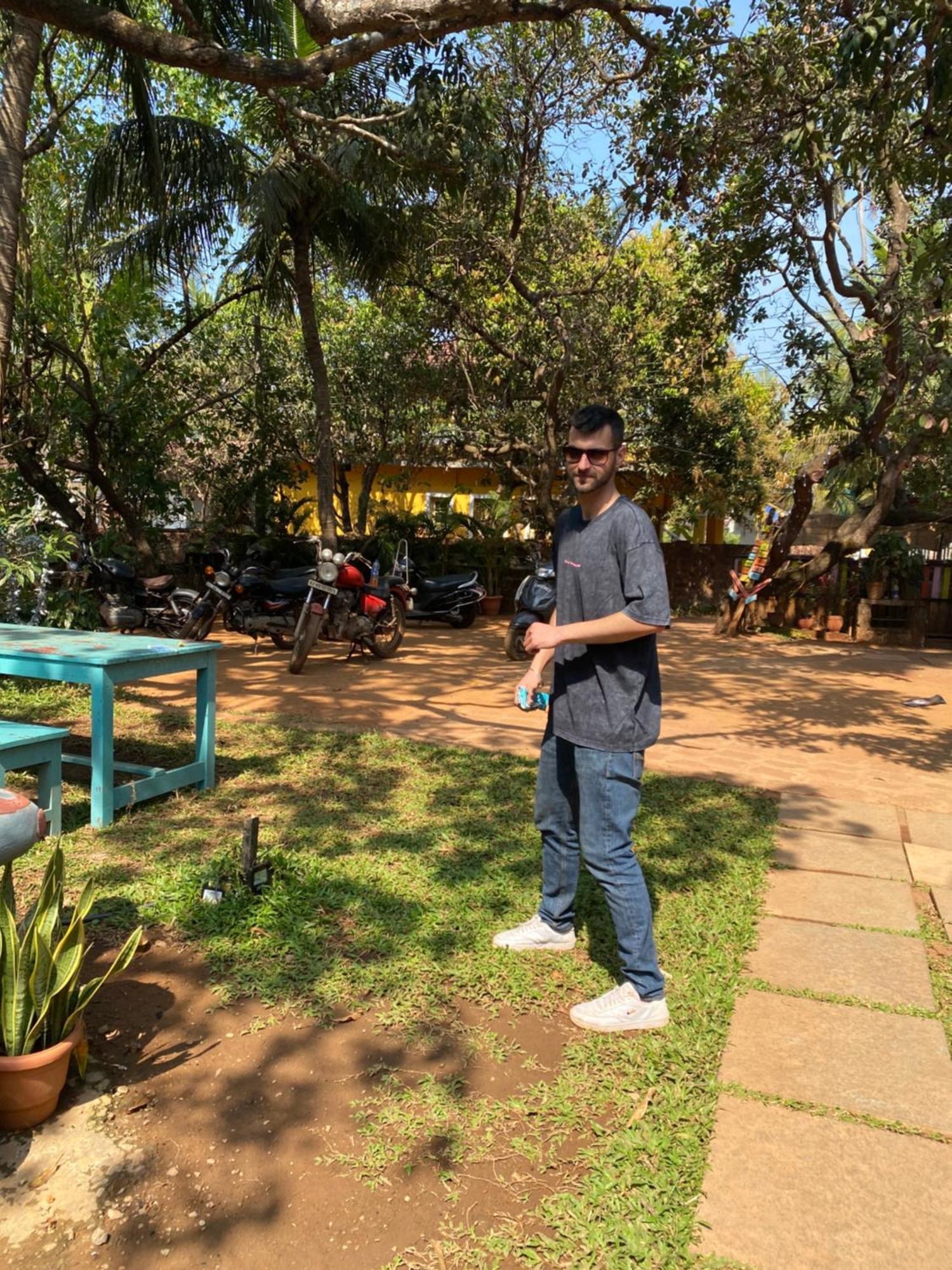 Gaia Hostels Anjuna Bagian luar foto
