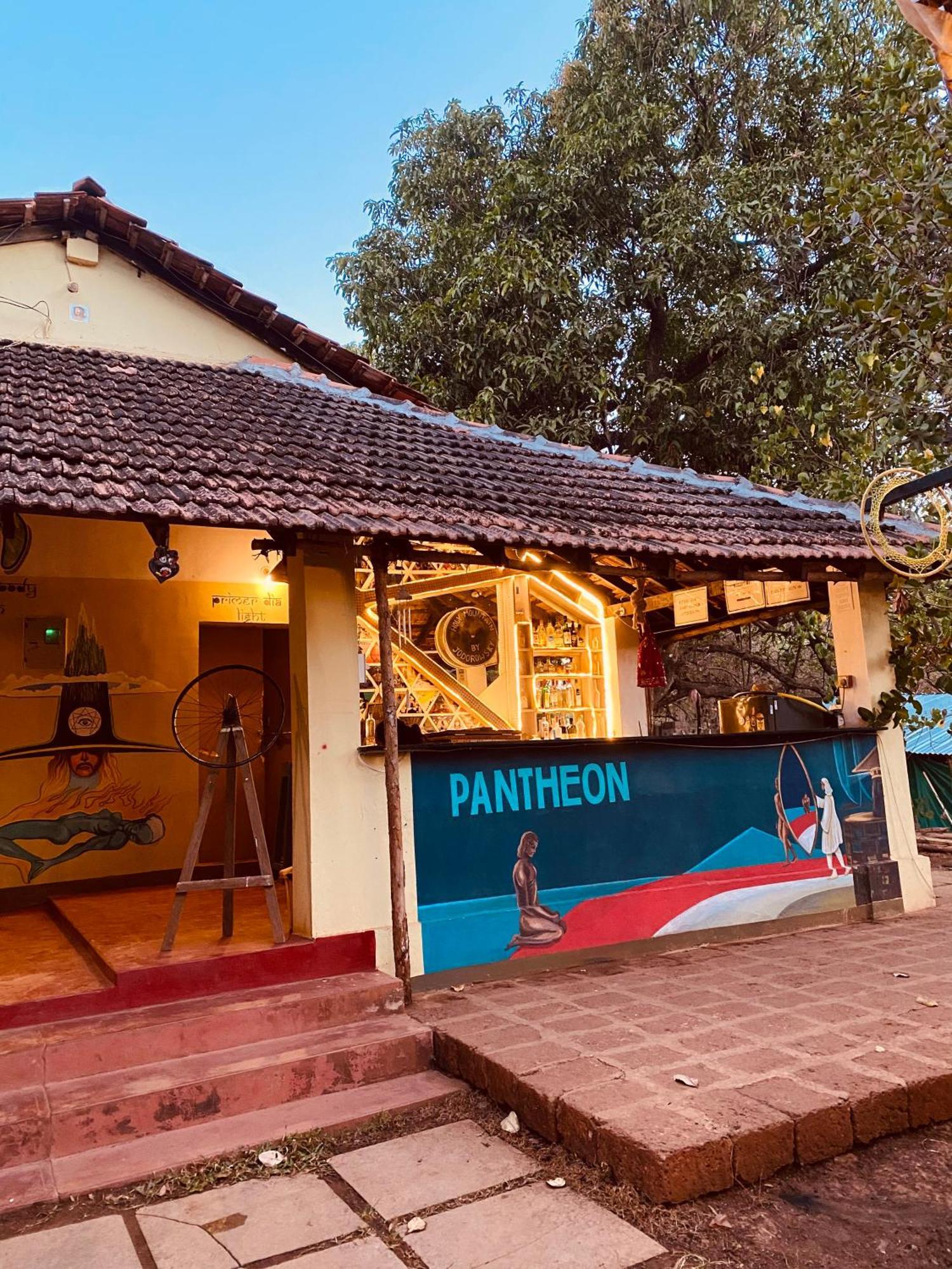 Gaia Hostels Anjuna Bagian luar foto