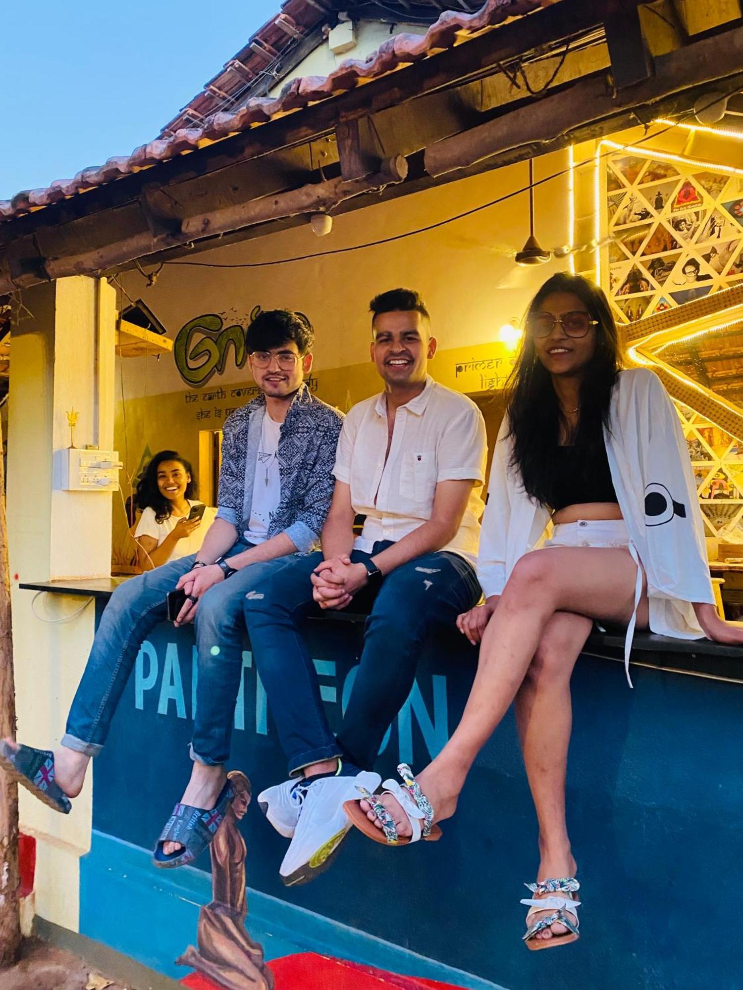 Gaia Hostels Anjuna Bagian luar foto