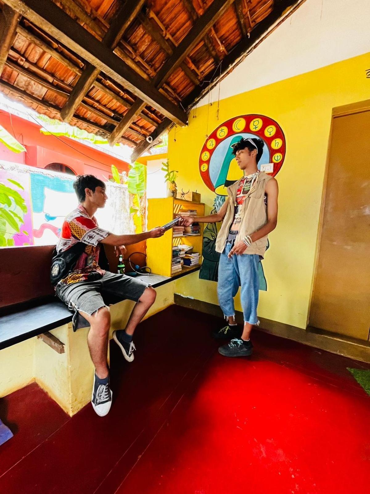 Gaia Hostels Anjuna Bagian luar foto
