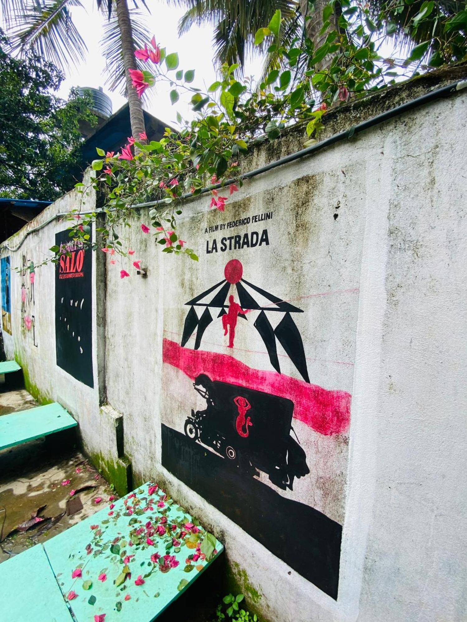 Gaia Hostels Anjuna Bagian luar foto
