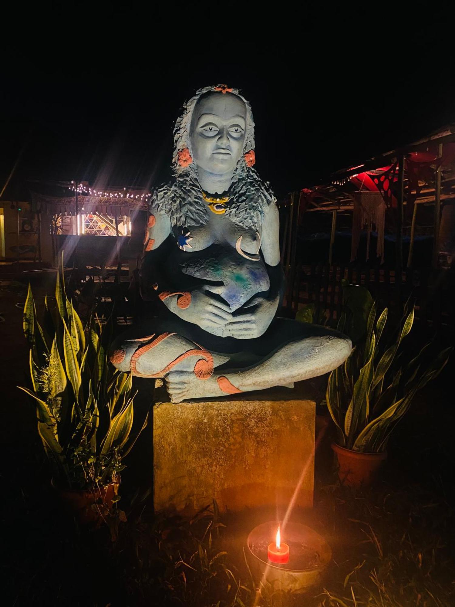 Gaia Hostels Anjuna Bagian luar foto