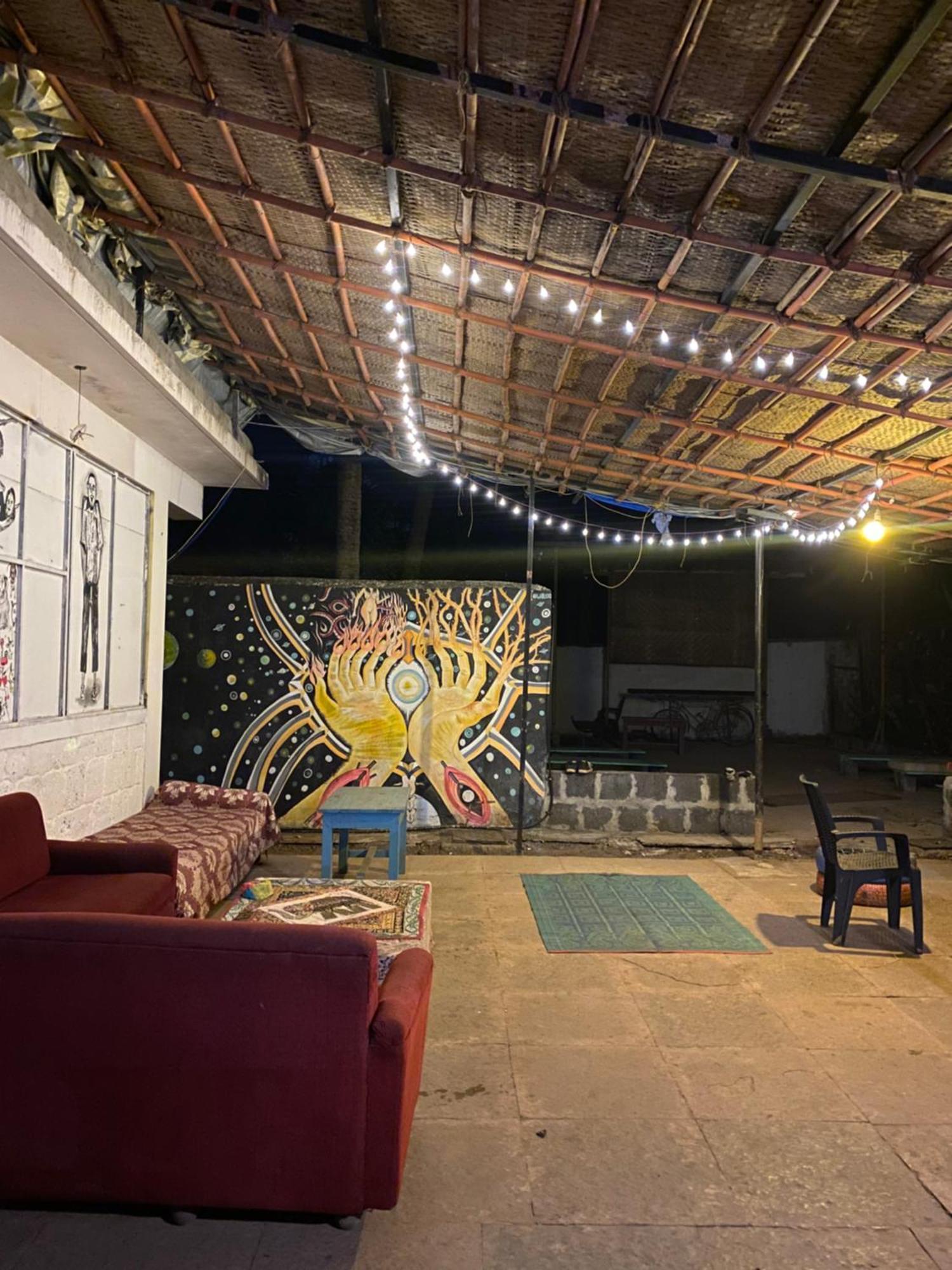Gaia Hostels Anjuna Bagian luar foto